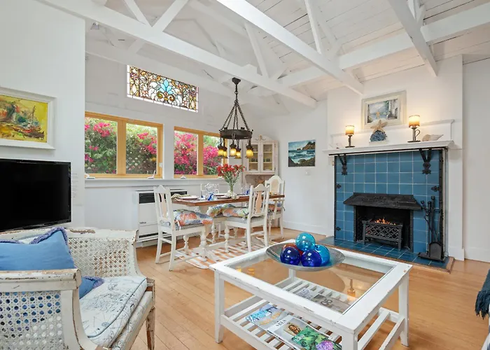 Seaside Cottage By Paradise Retreats
